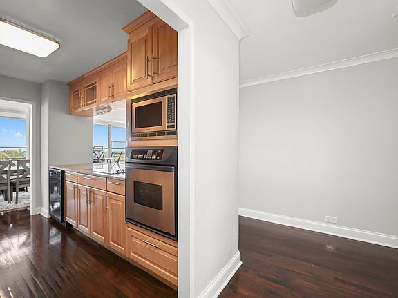 5th image of 3550 N Lake Shore Dr APT 1002