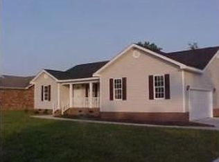 288 Oakwood Heights Dr, Lumberton, NC 28358
