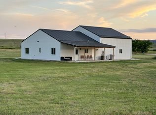13236 Hillsview Dr, Hot Springs, SD 57747