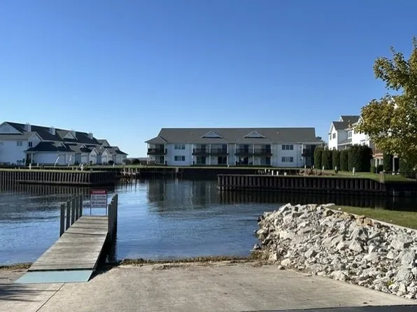 911 W Lake St, Tawas City, MI 48763