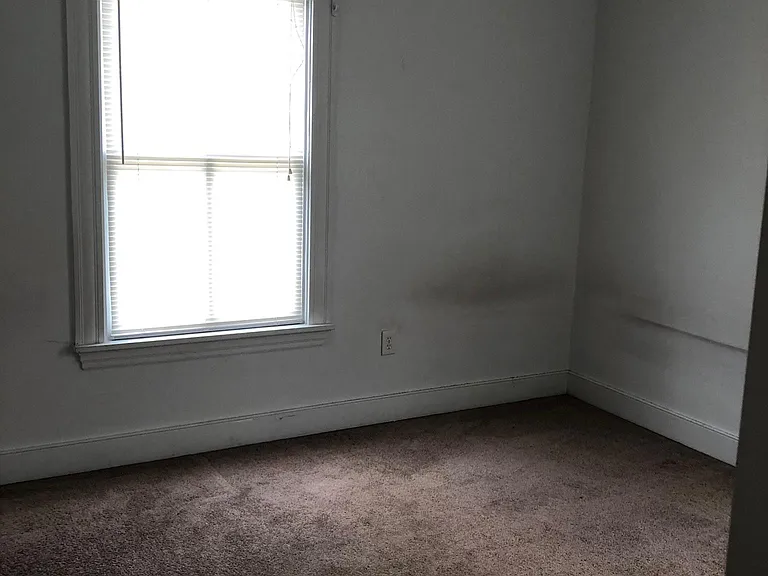 1320 1/2 W Clay St — Photo 13