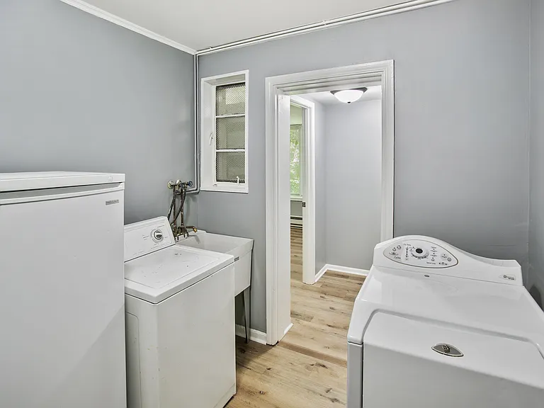 17561 Hillside Ave — Photo 14