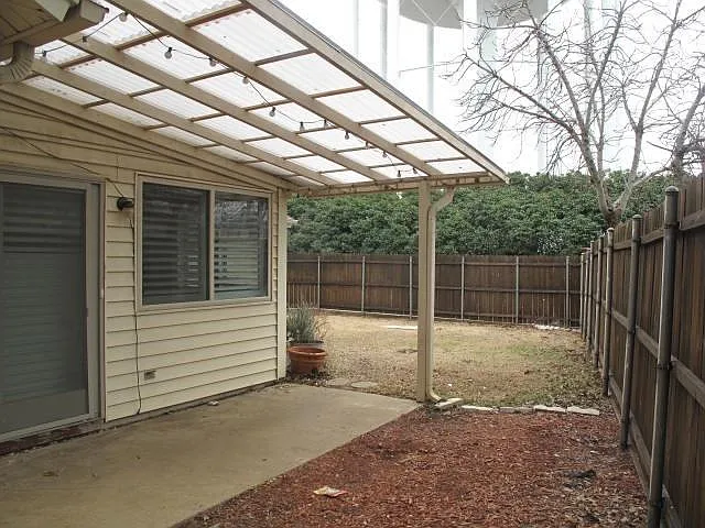 side yard patio