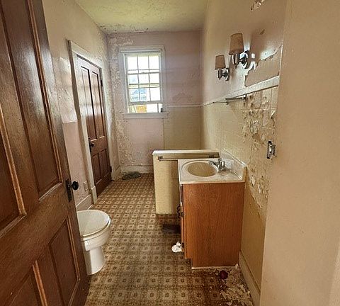 5th image of 524 N Union St