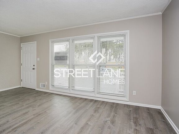 5th image of 1221 Manfeld Dr