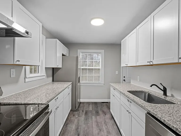 2411 Ruby Dr — Photo 9