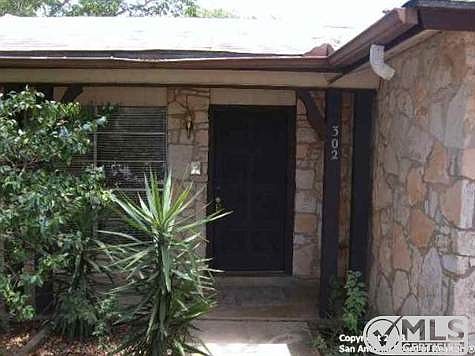4th image of 302 Diana Dr