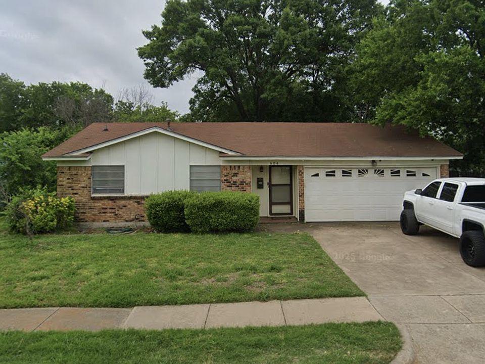 1st image of 604 Mesquite Ave