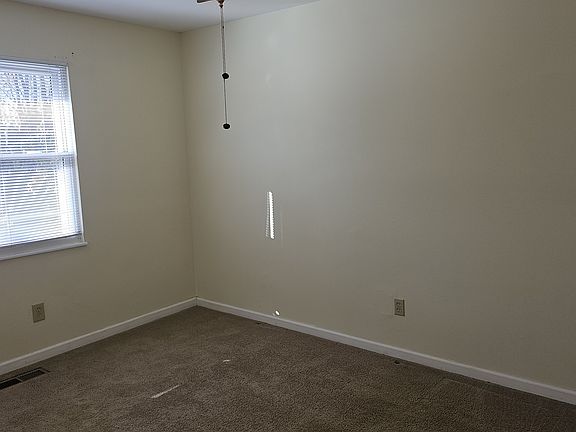 3rd image of 12719 Spanish Village Dr