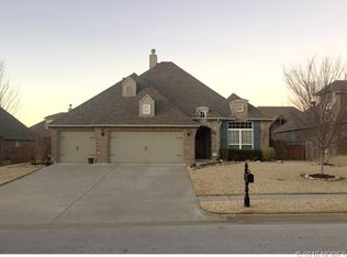 9405 E 92nd St N, Owasso, OK 74055