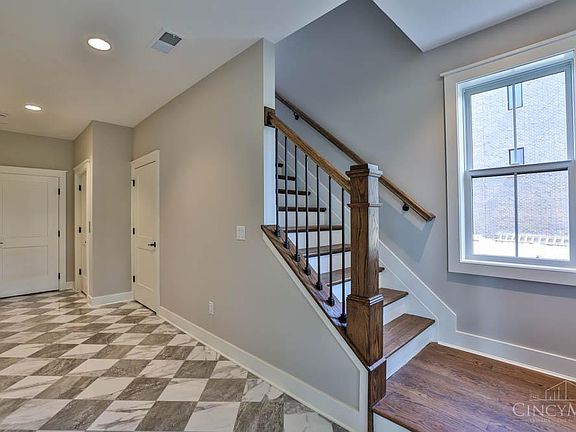 2nd image of 2936 Robertson Ave