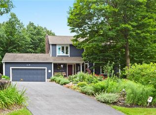 4378 Stonington Cir, Syracuse, NY 13215
