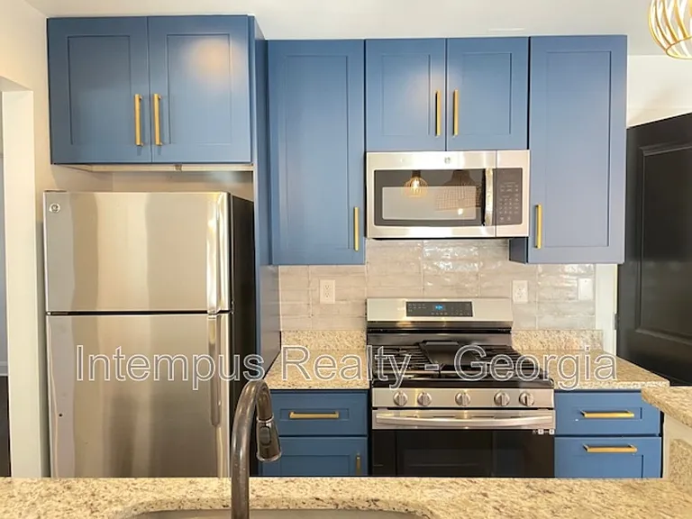 2867 Joyce Ave — Photo 12
