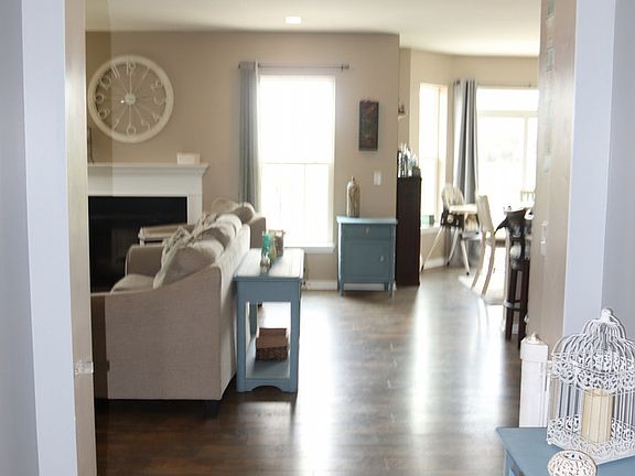 3rd image of 25435 Prairiewood Ln