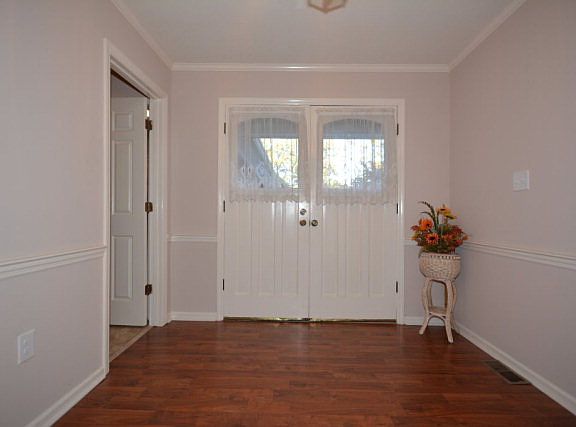 4th image of 3116 Holly Haven Dr