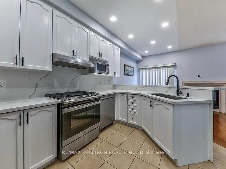 46 Blue Meadow Ct — Photo 5