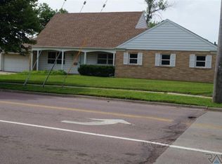 1201 E 33rd St, Sioux Falls, SD 57105