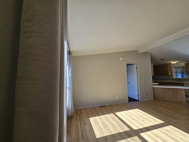 2032 NE Klamath Ave — Photo 10