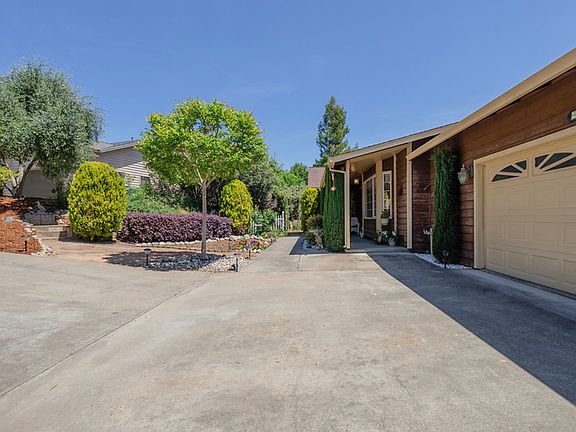 4th image of 1495 Fir Terrace Dr