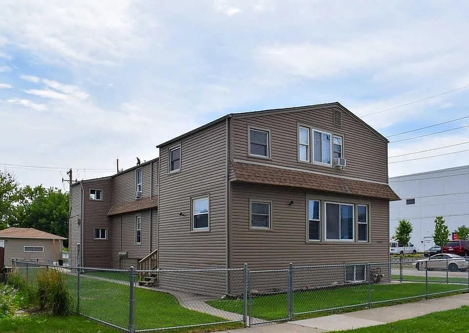 1st image of 4001 Prairie Ave #3