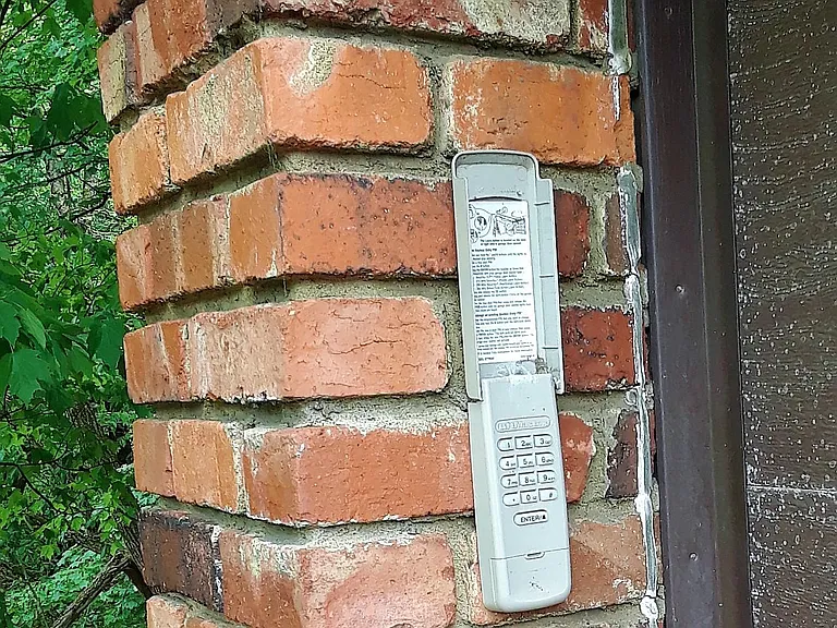 Garage door key pad