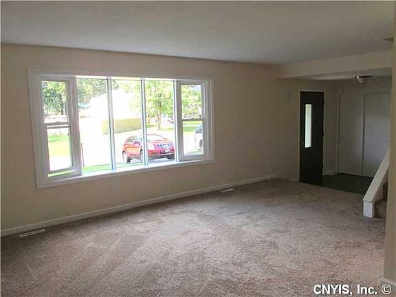 5th image of 8023 Thyme Cir