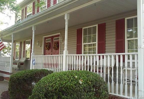 2nd image of 25 Jacqueline Ct