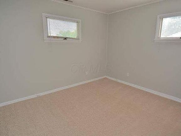 5th image of 336 E Plum St