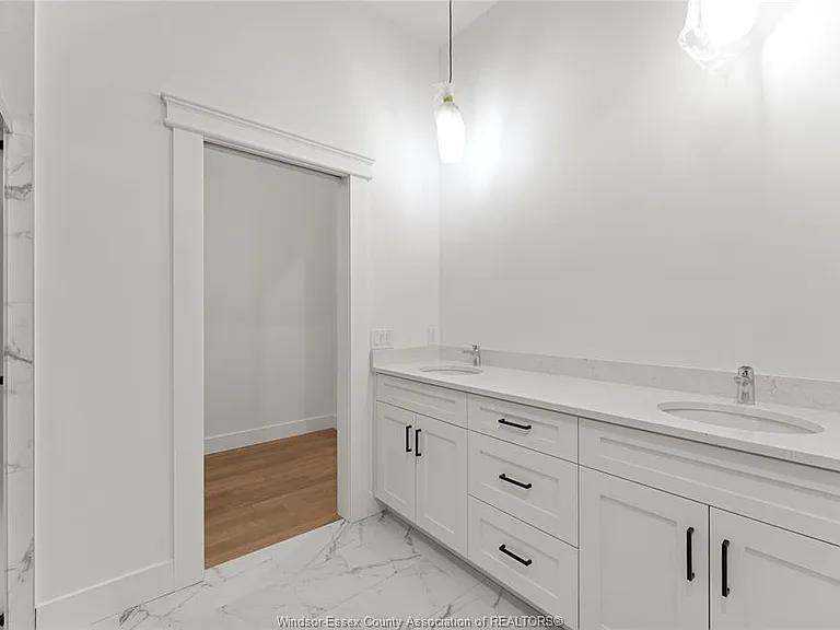 247 Brock St #403 — Photo 23