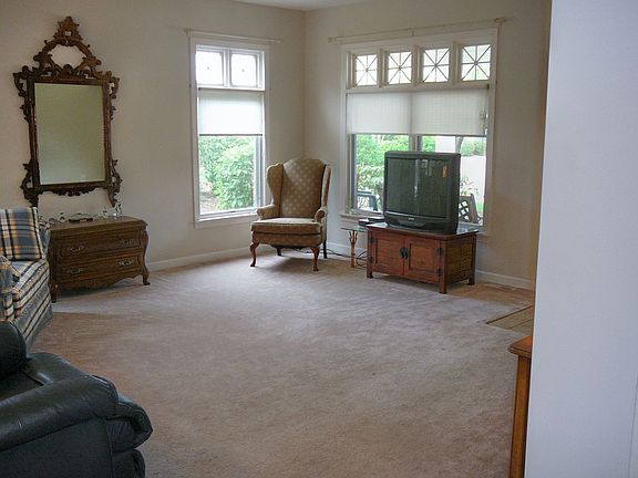 Greatroom to entertain or relax.