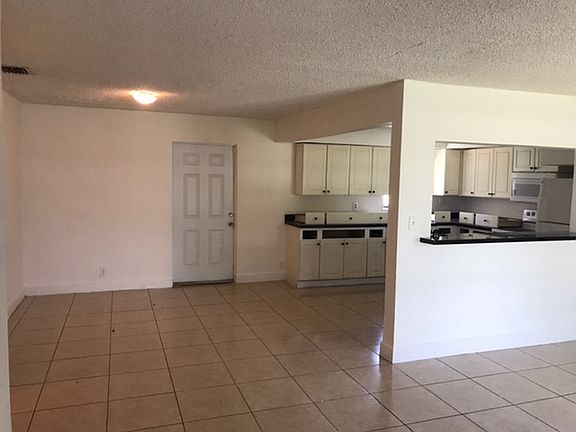 2nd image of 800 NW 168th Dr