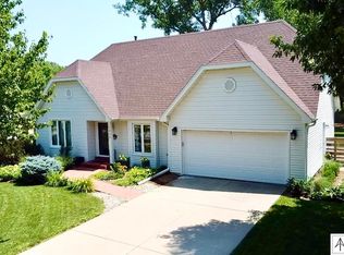 1425 Trelawney Dr, Lincoln, NE 68512