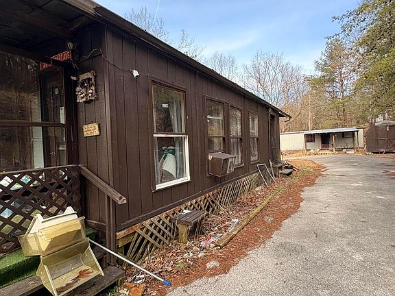 2nd image of 124 Pleasant Valley