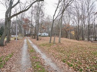 97 N Thomas Rd, Tallmadge, OH 44278