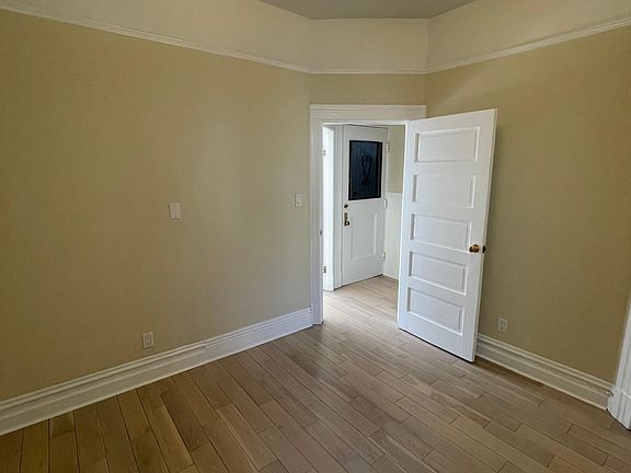 5th image of 1333 Grant Ave APT D