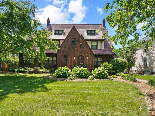 1215 8th St S, Fargo, ND 58103