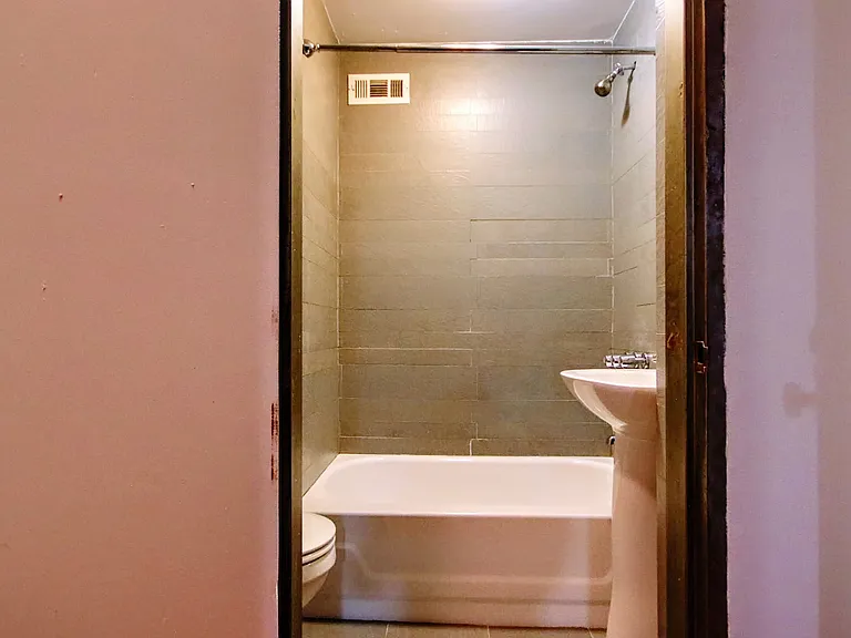 11 Waverly Pl #3A — Photo 14