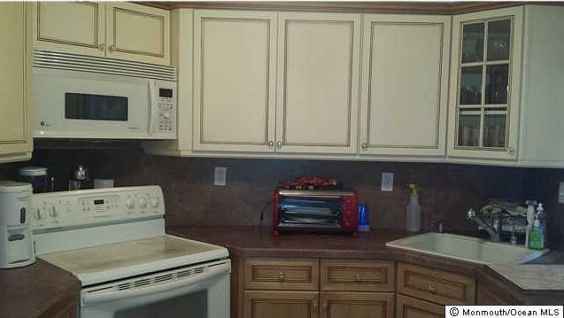 1st image of 285A Dorchester Dr