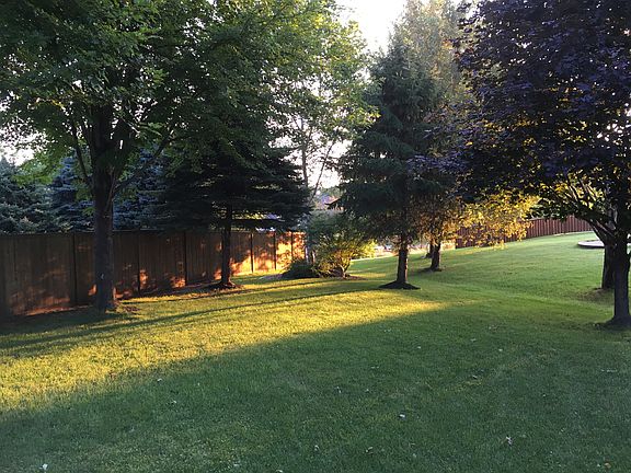 5th image of 8440 Bradford Ct