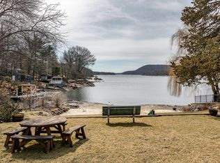 29 Pine Dr, New Milford, CT 06776