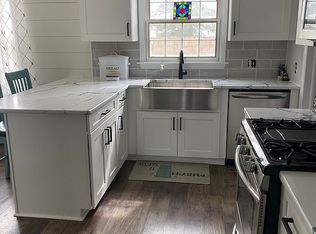 321 Maplewood Dr, Ossian, IN 46777