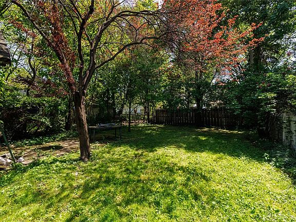 5th image of 283 Breck St