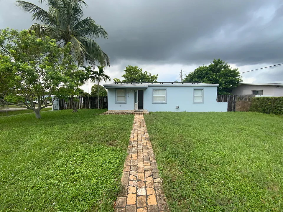 10055 SW 52nd Ter