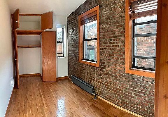 5th image of 163 Stanton St APT 17