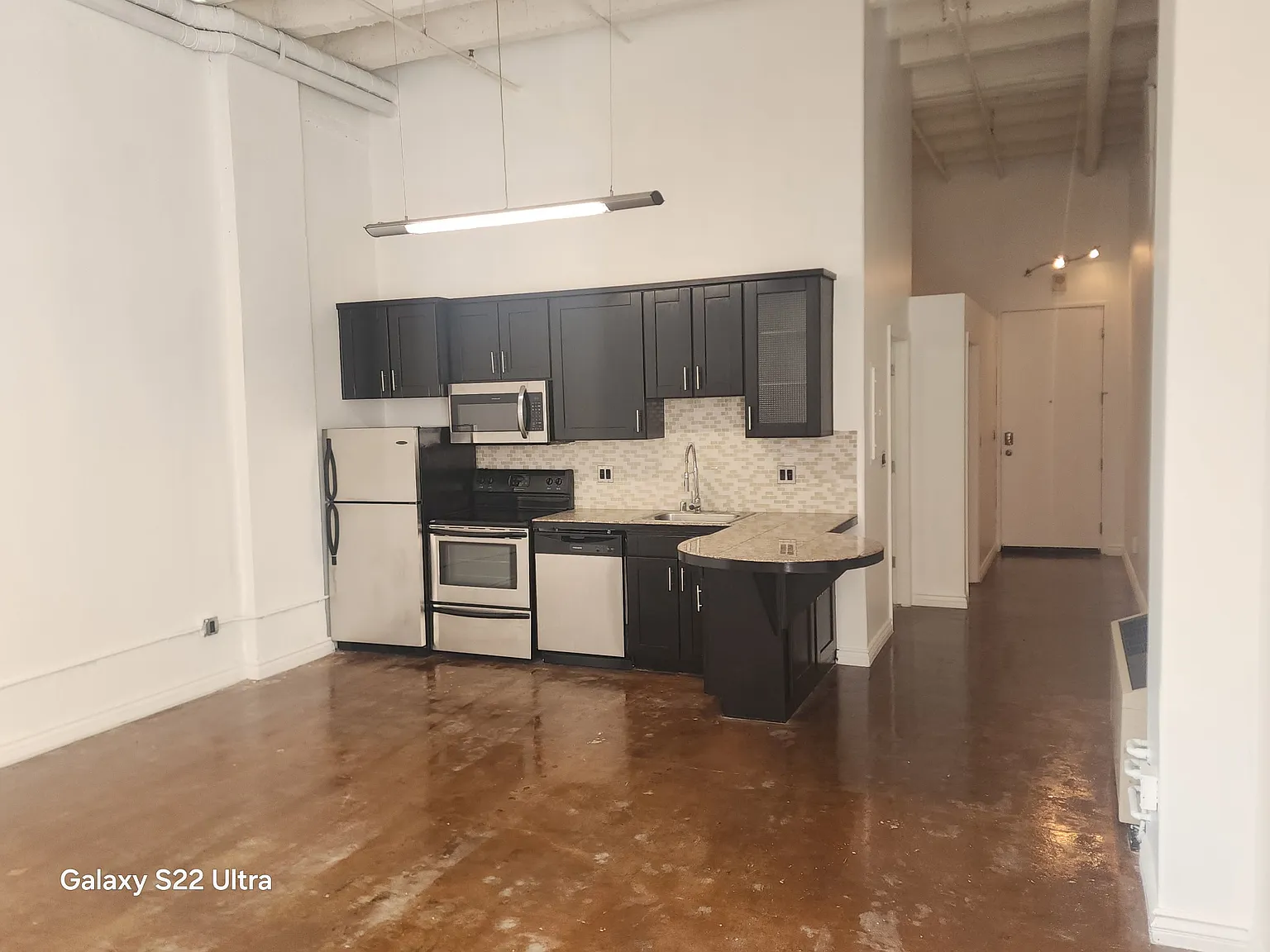 1 bed, 700 sqft, $1,900 — Photo 2