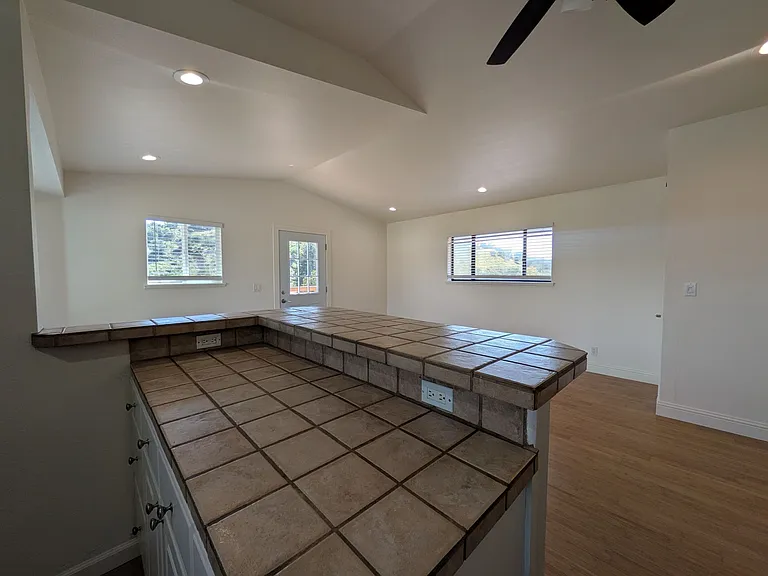 197 Colina St — Photo 10