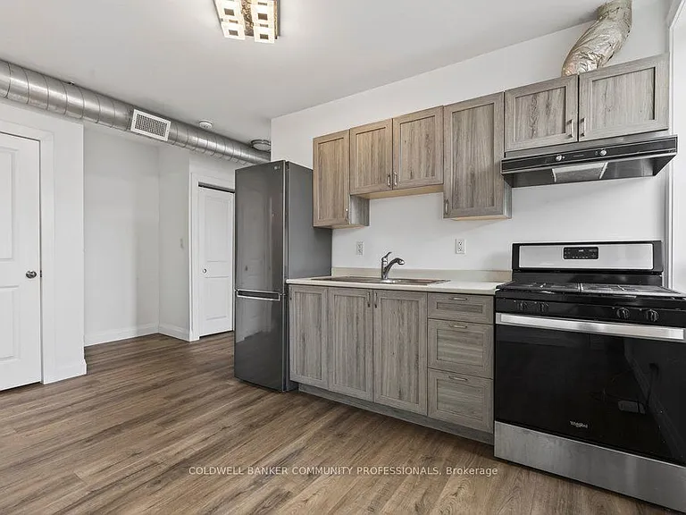 433 Barton St E #202 — Photo 26
