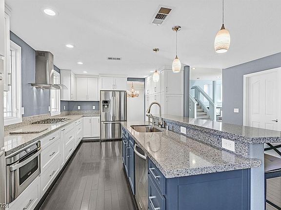 3rd image of 9580 Orchid Bay Dr