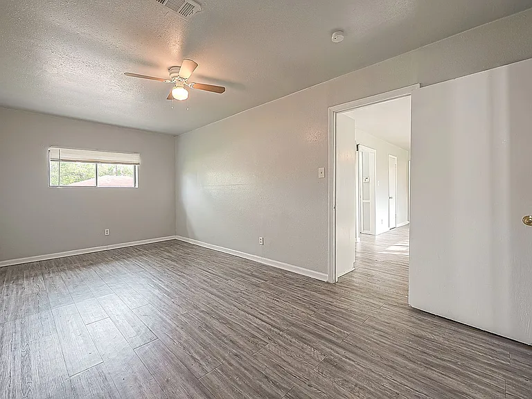 5646 Cedarburg Dr — Photo 14