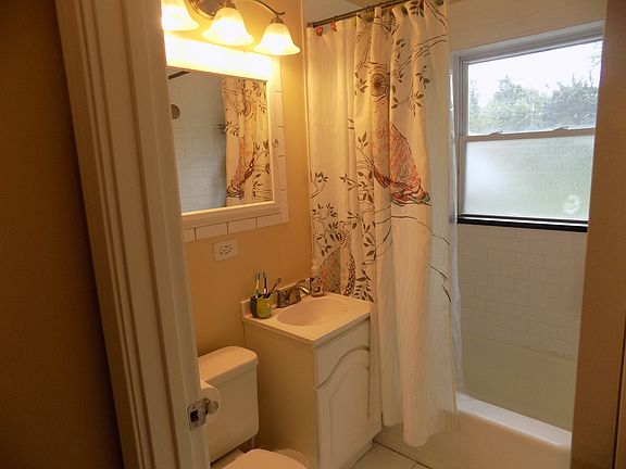5th image of 617 E Park Blvd